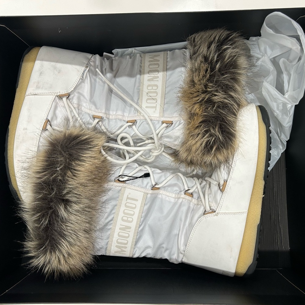 Moon Boot Women's White and Brown Fur Winter Boots